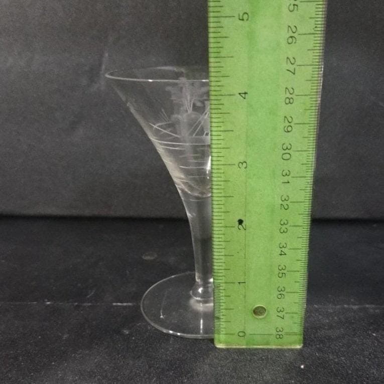 Javit Style Martini Glass, Etched Cocktail Stemware Boat Island Sun Water Design - Thumbnail 2
