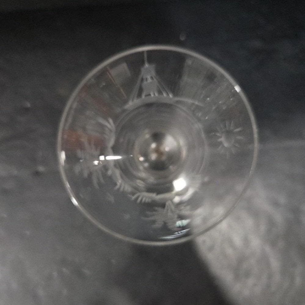Javit Style Martini Glass, Etched Cocktail Stemware Boat Island Sun Water Design - Thumbnail 5
