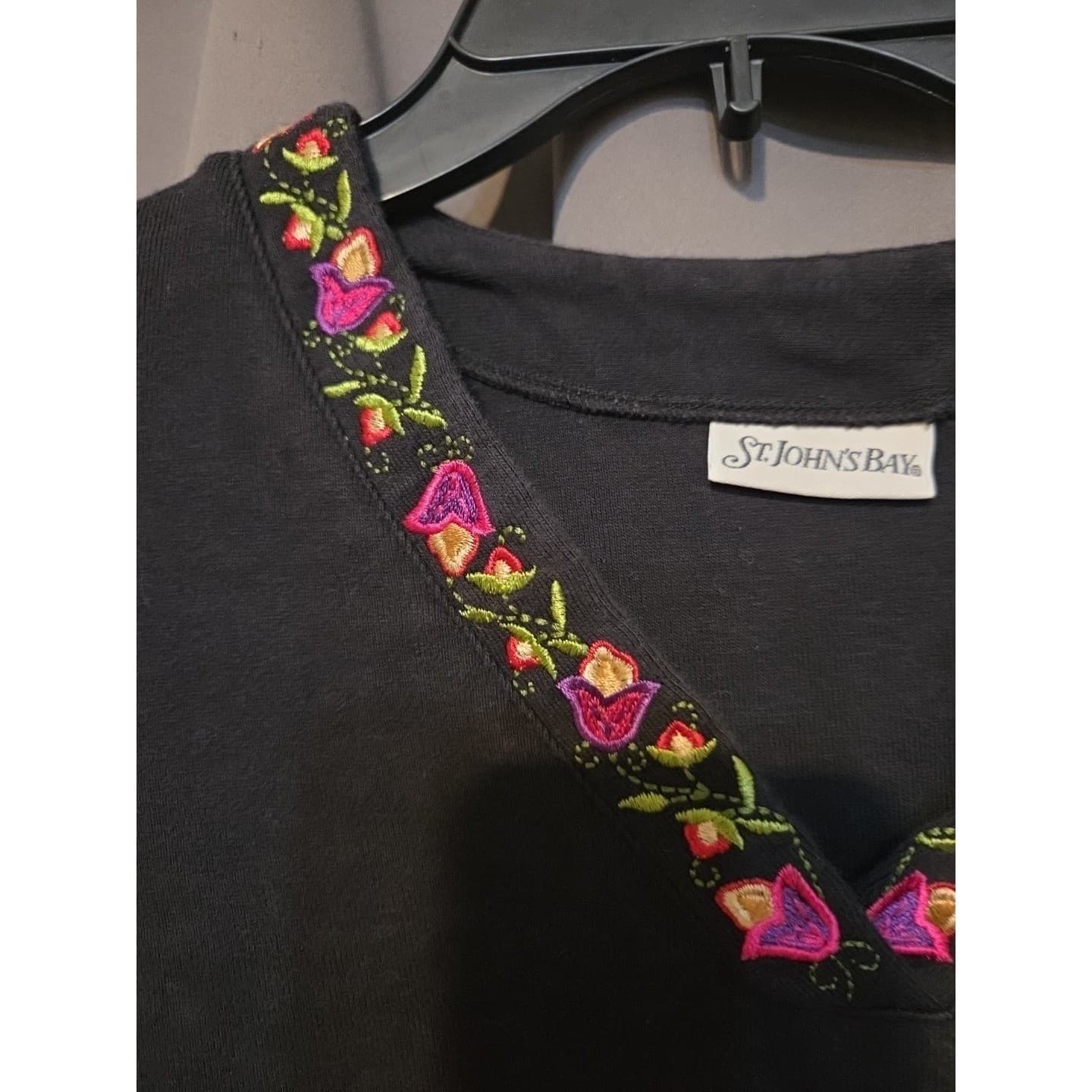 St Johns Bay Black Floral Embroidered V-Neck, Woman's Small Knit Top, 3/4 Sleeve - Thumbnail 6