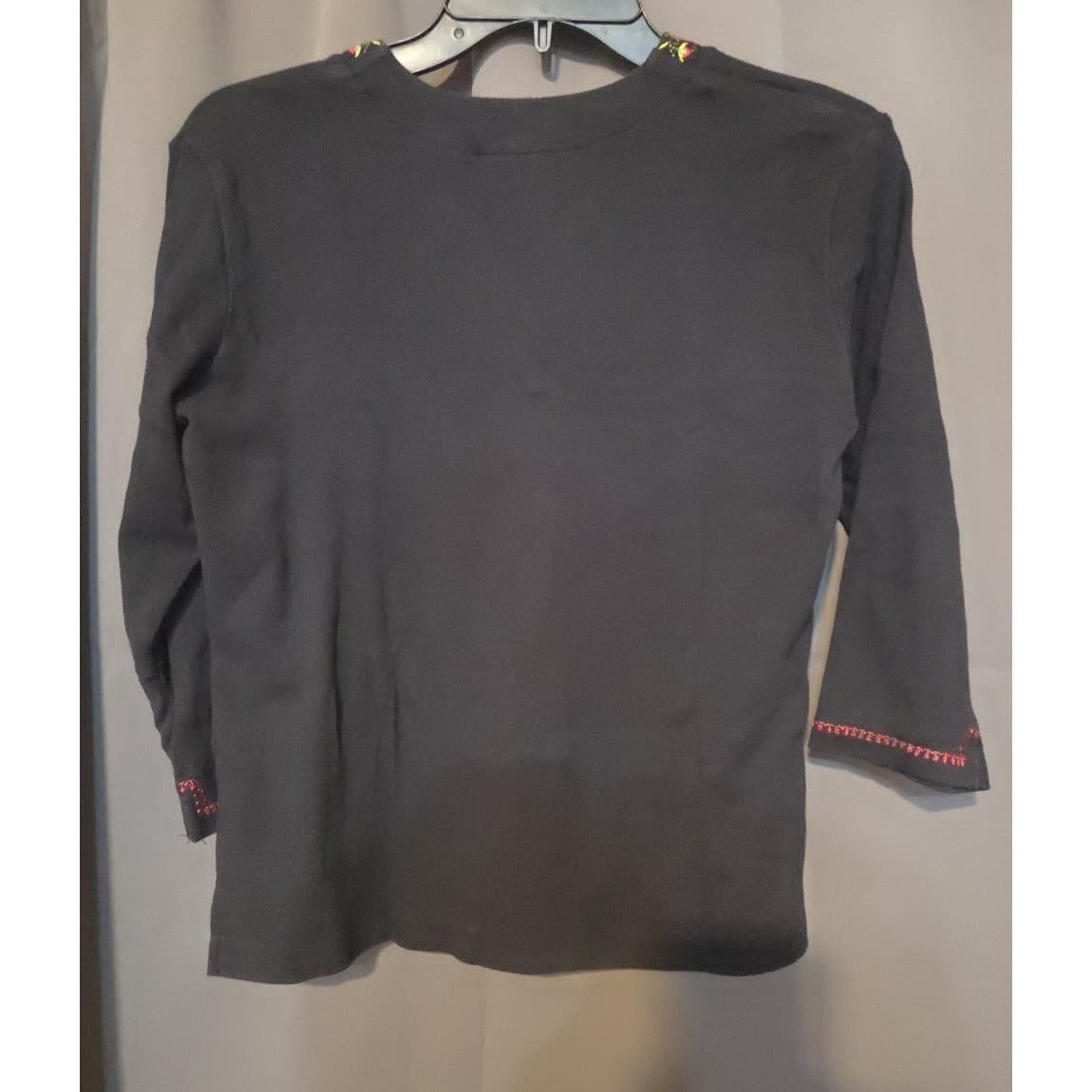 St Johns Bay Black Floral Embroidered V-Neck, Woman's Small Knit Top, 3/4 Sleeve - Thumbnail 4