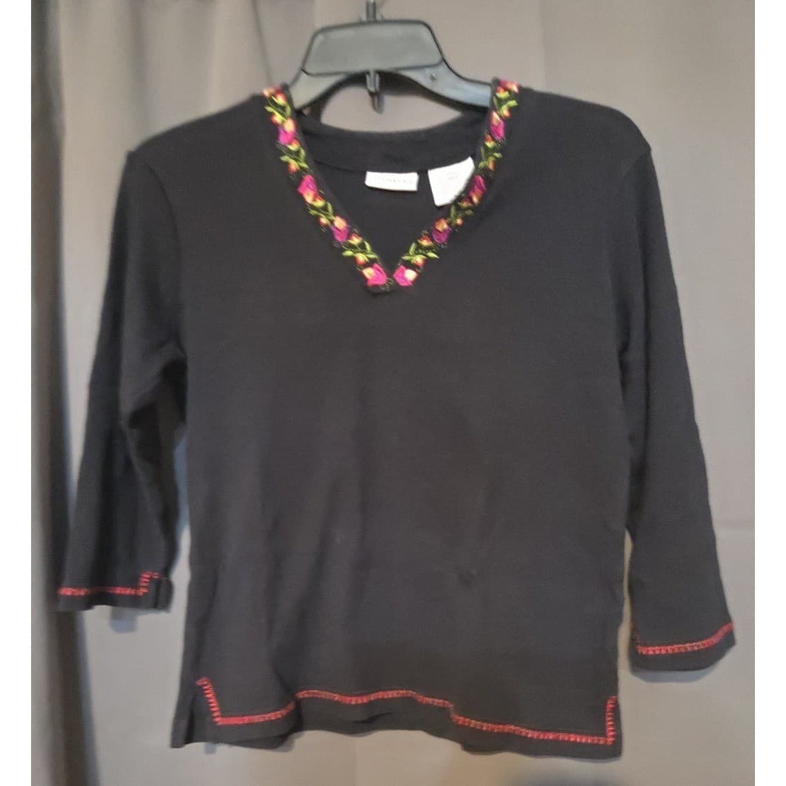 St Johns Bay Black Floral Embroidered V-Neck, Woman's Small Knit Top, 3/4 Sleeve - Thumbnail 3