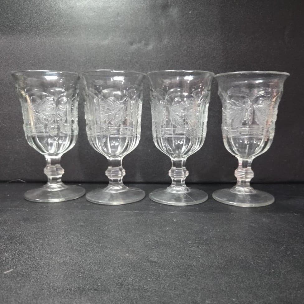 Indiana Glass Roman Key Goblets, Set of 4, Paneled Strawberry Design, Stemware - Thumbnail 5
