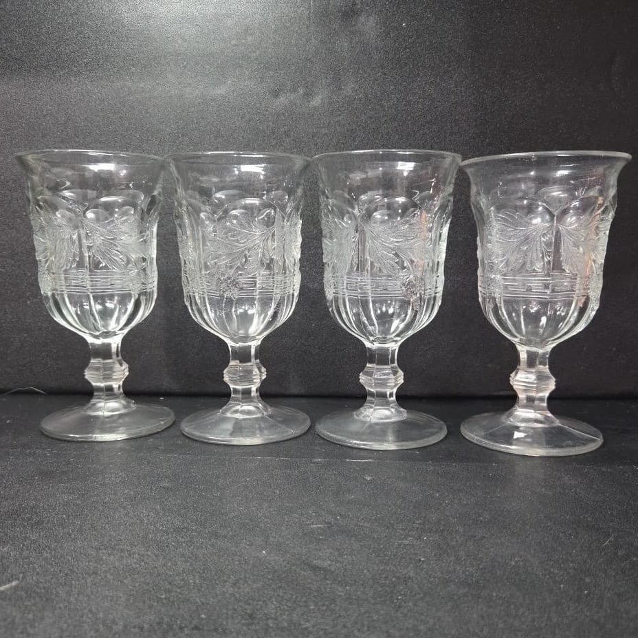 Indiana Glass Roman Key Goblets, Set of 4, Paneled Strawberry Design, Stemware - Thumbnail 3