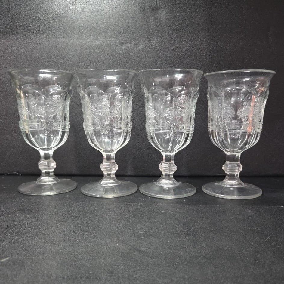 Indiana Glass Roman Key Goblets, Set of 4, Paneled Strawberry Design, Stemware - Thumbnail 4