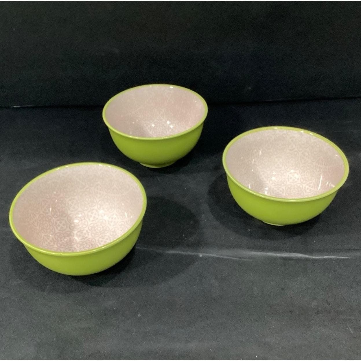 Jameson & Tailor Lime Green Cereal Bowls, Set of 3, Vintage Boutique Kitchenware - Thumbnail 3