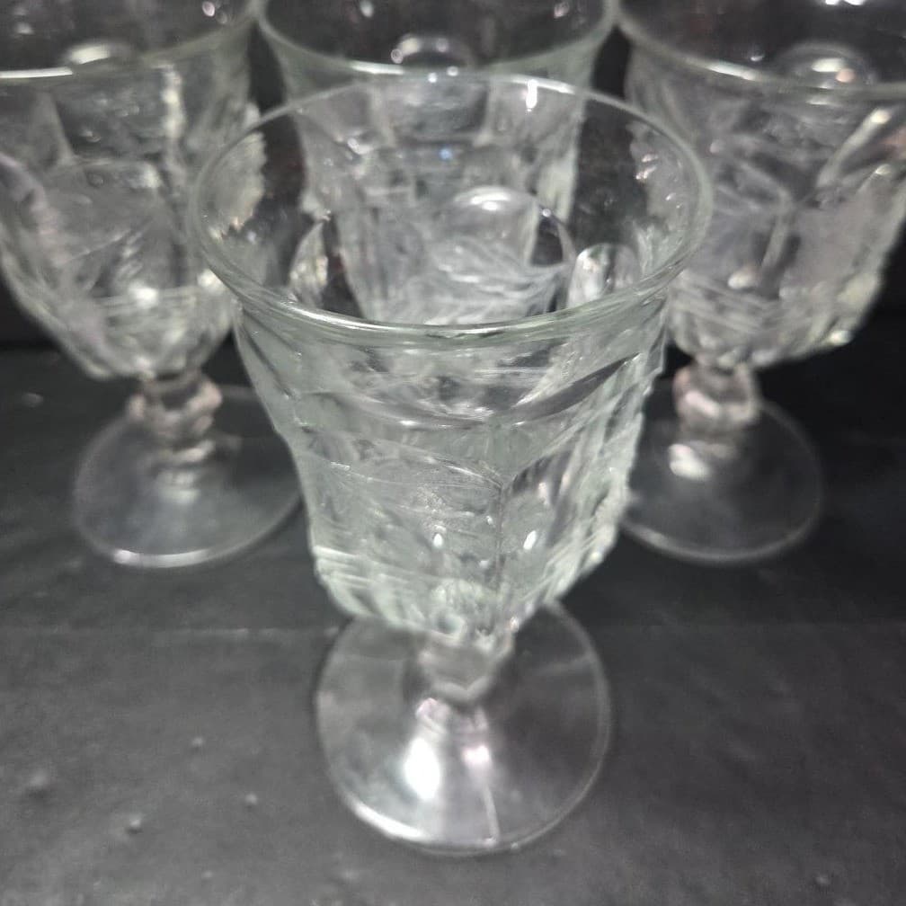 Indiana Glass Roman Key Goblets, Set of 4, Paneled Strawberry Design, Stemware - Thumbnail 6