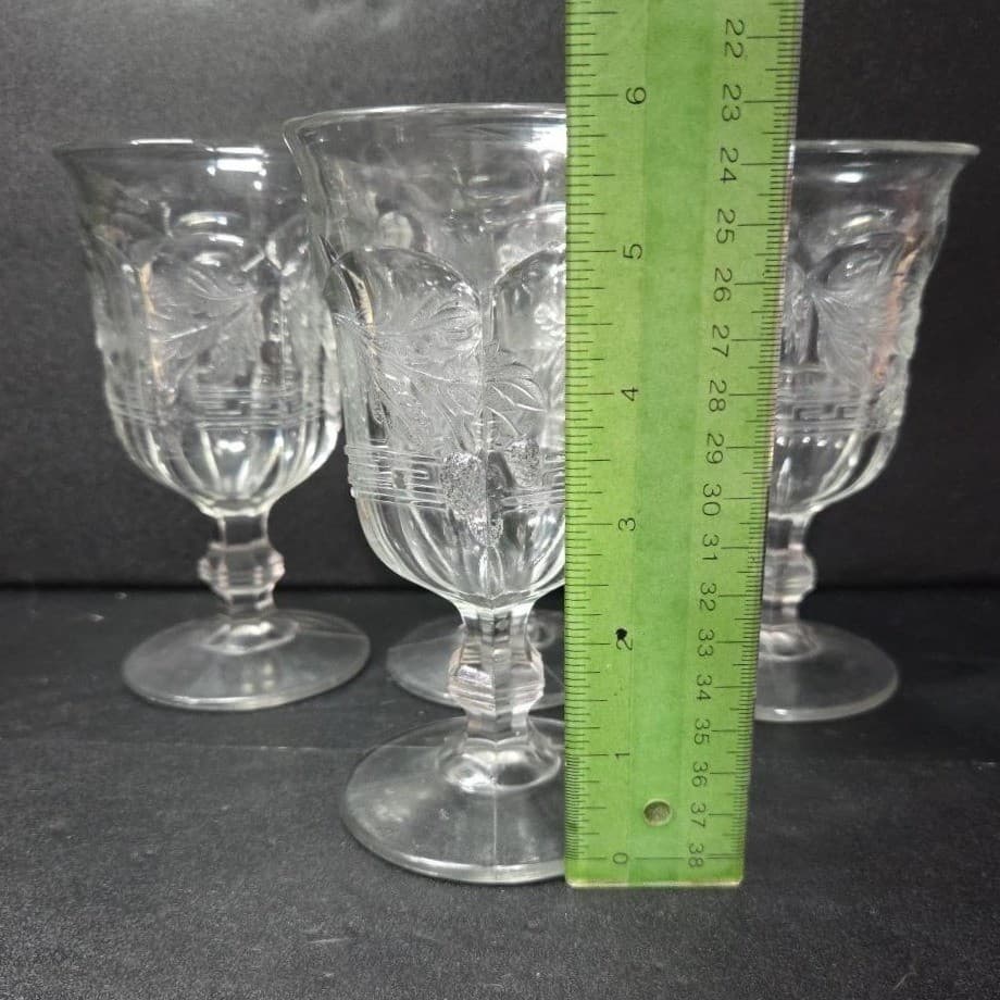 Indiana Glass Roman Key Goblets, Set of 4, Paneled Strawberry Design, Stemware - Thumbnail 9