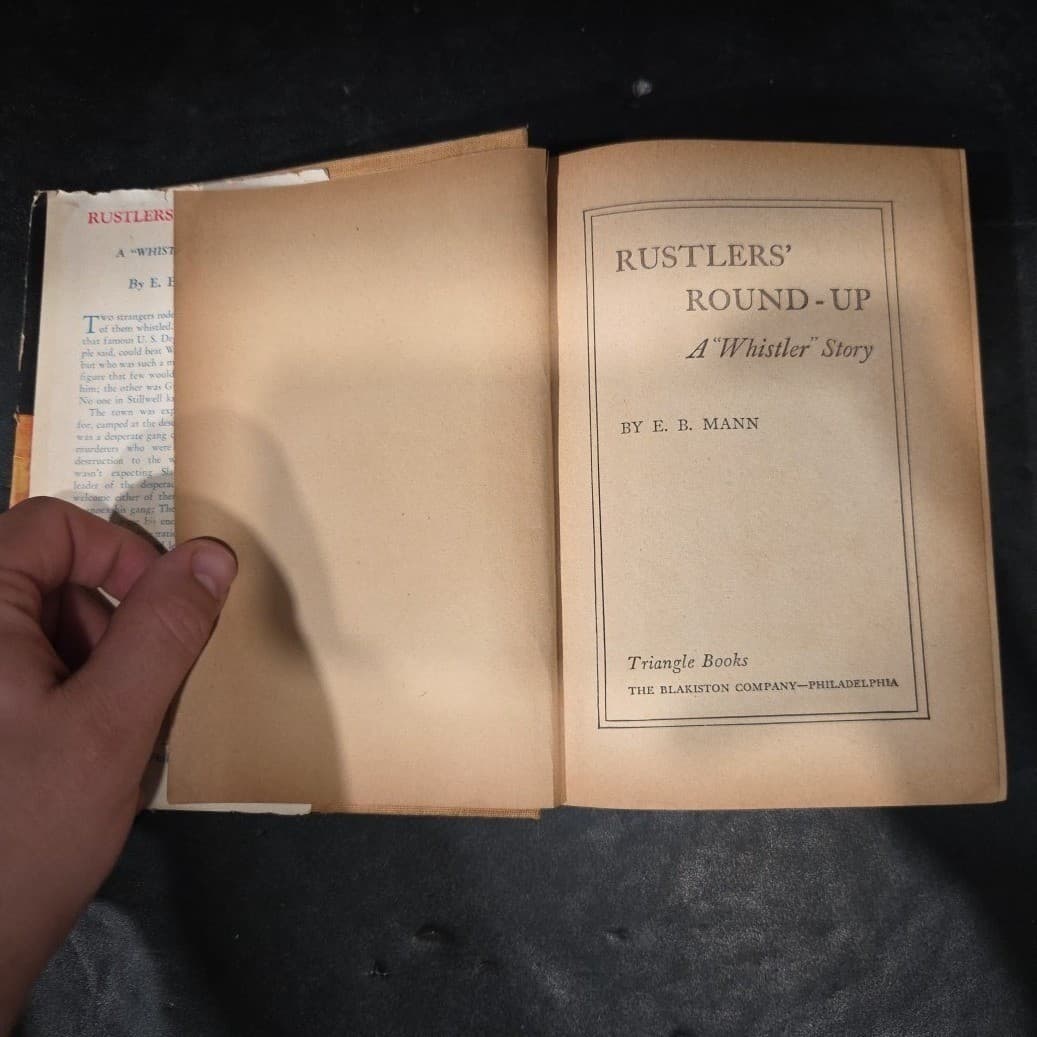 Rustlers' Round-Up E.B. Mann 1945 Triangle Books Western The Whistler Vintage - Thumbnail 4