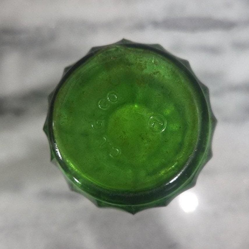 CLG Co. Emerald Green Glass Bud Vase, Vintage Ribbed Flower Holder, Centerpiece - Thumbnail 5