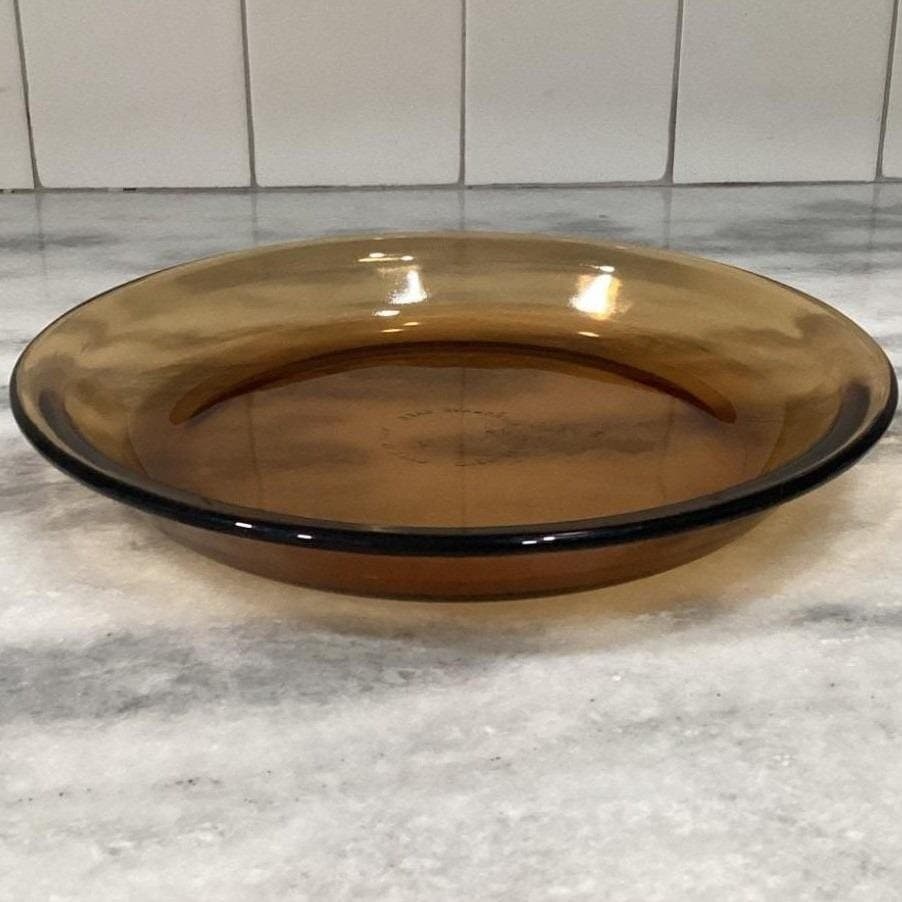 Anchor Hocking Amber Pie Plate #1060, Set of 2, Vintage Fire-King Bakeware - Thumbnail 16