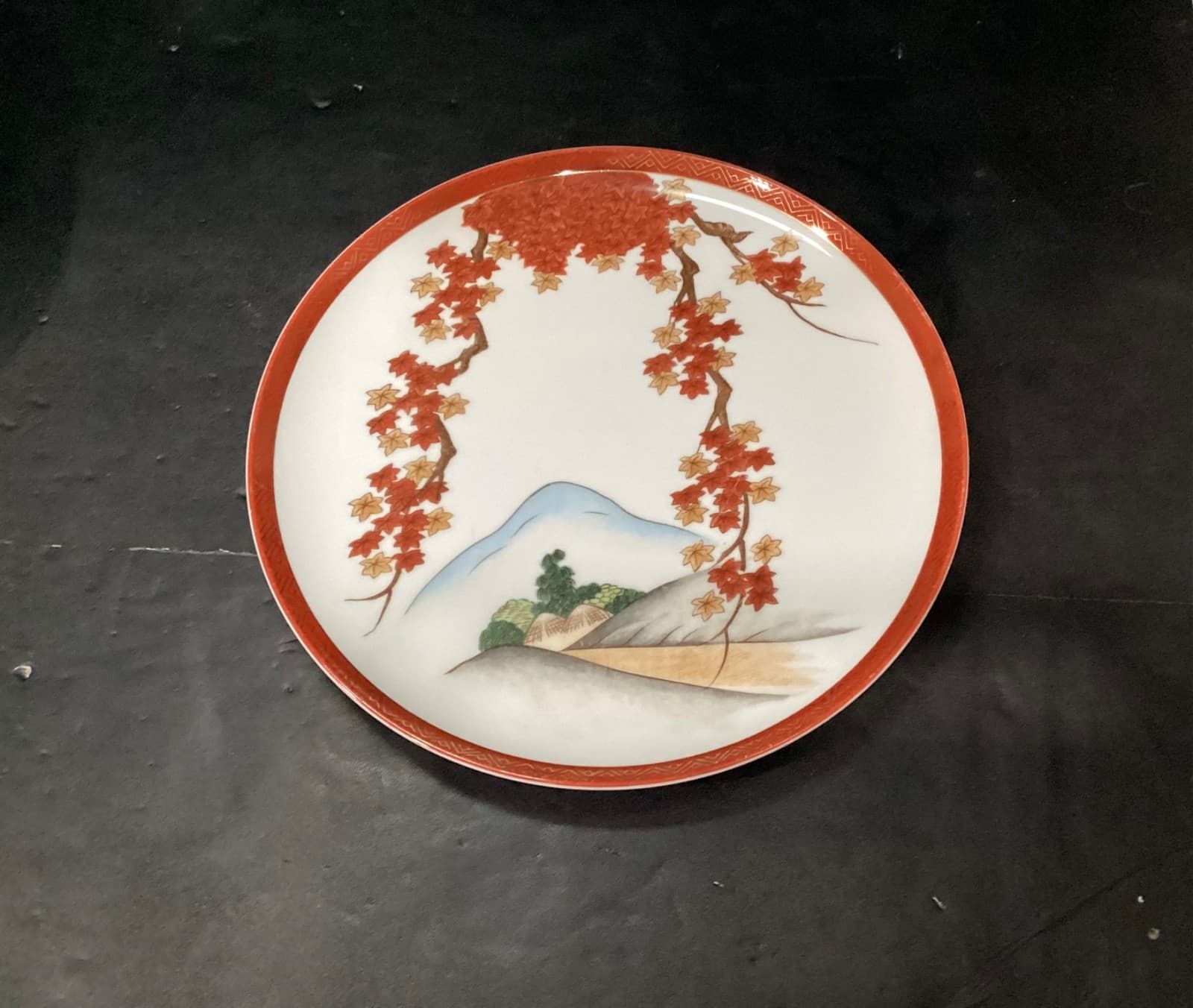 Arita China Art15 Gold Leaves on Branches-Trees/Hills-Dinner Plates-Set of 4 - Thumbnail 2