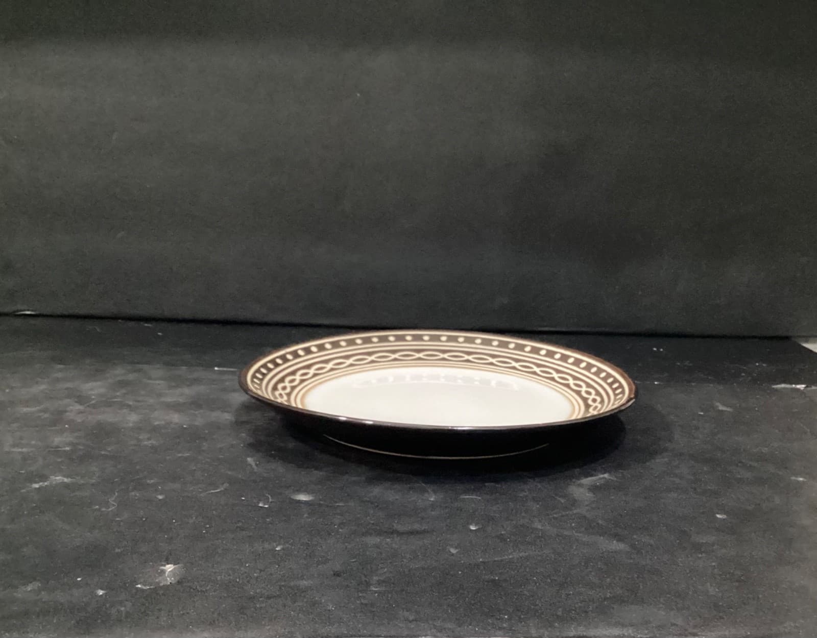 Set Of 4 Gourmet Basics by Mikasa LUCIANA 8.25" Salad Plates - Thumbnail 2