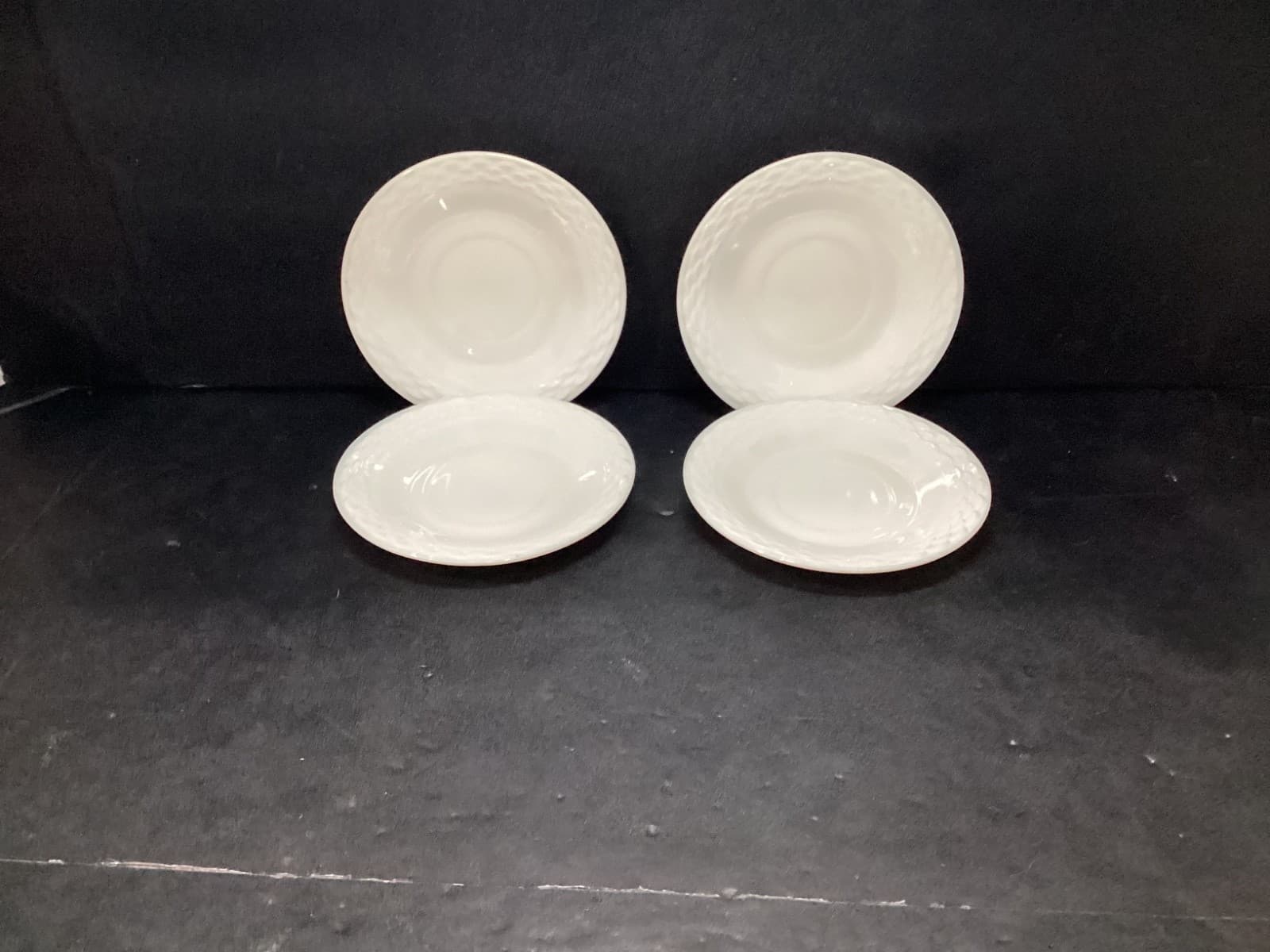 Anchor Hocking Fish Scale Ivory White Basketweave Saucers Set of 4 Uranium VTG