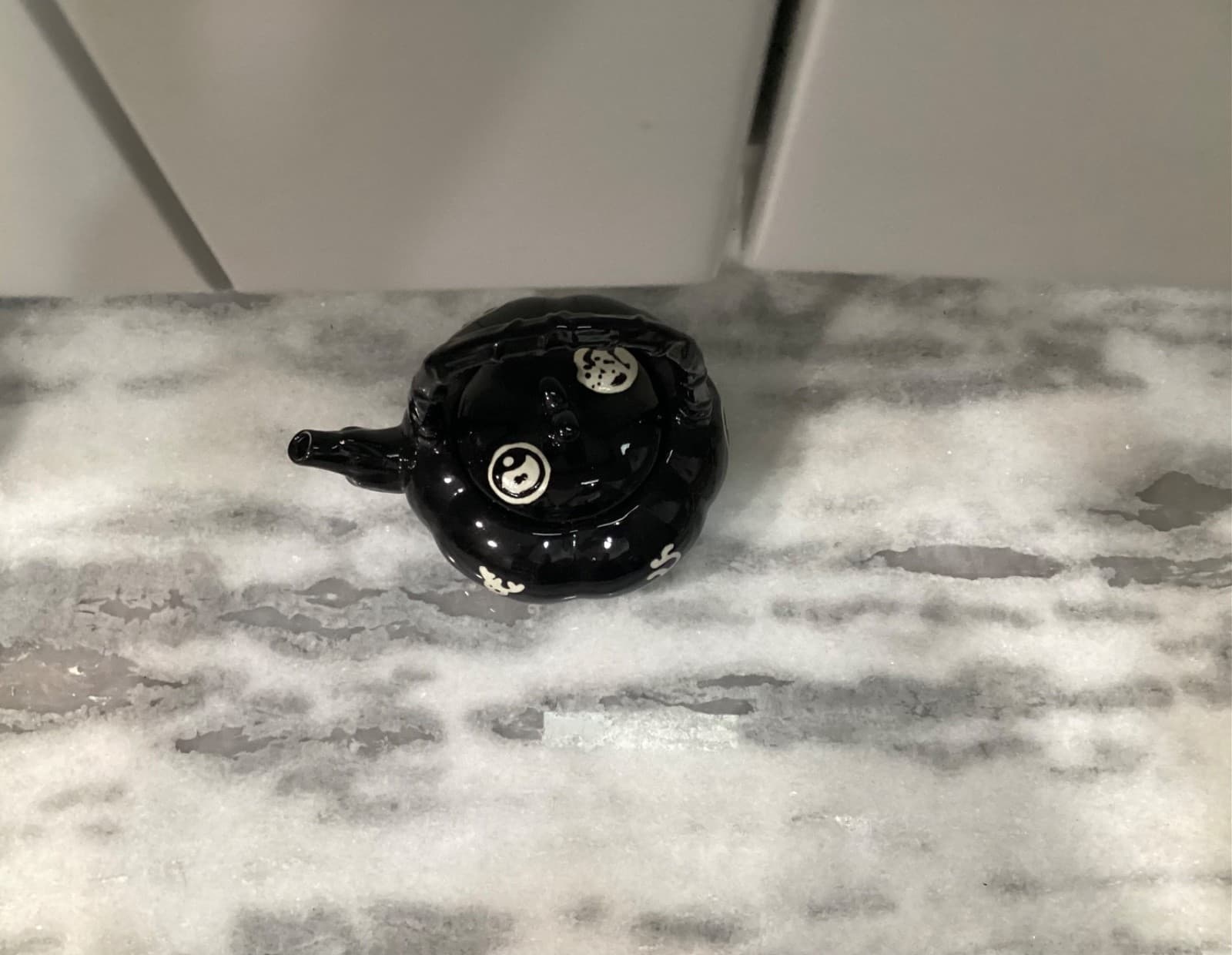 VINTAGE Asian Tea Pot ~ Porcelain Black Chinese - Thumbnail 3