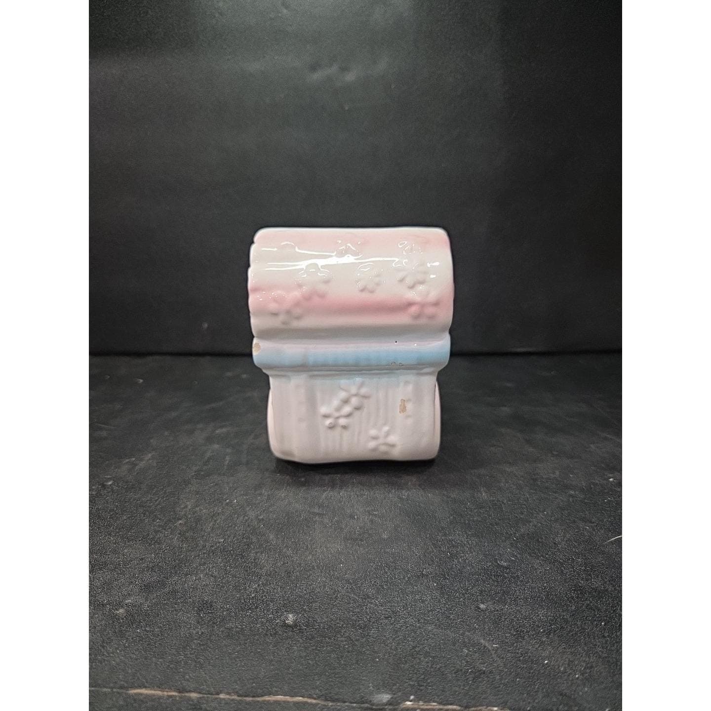 Ceramic Baby Carriage Planter with Floral Pattern, Vintage Whimsical Home Decor - Thumbnail 4