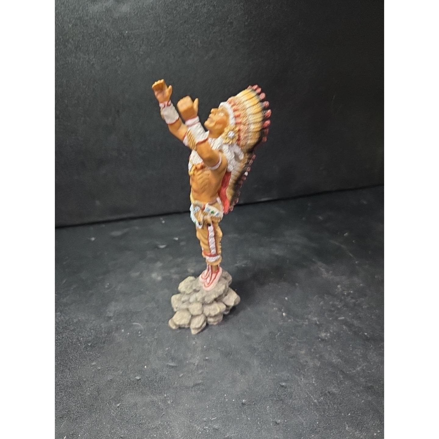 Hamilton Collection Warrior Prayer Protector of Dreams Native American Figurine - Thumbnail 6