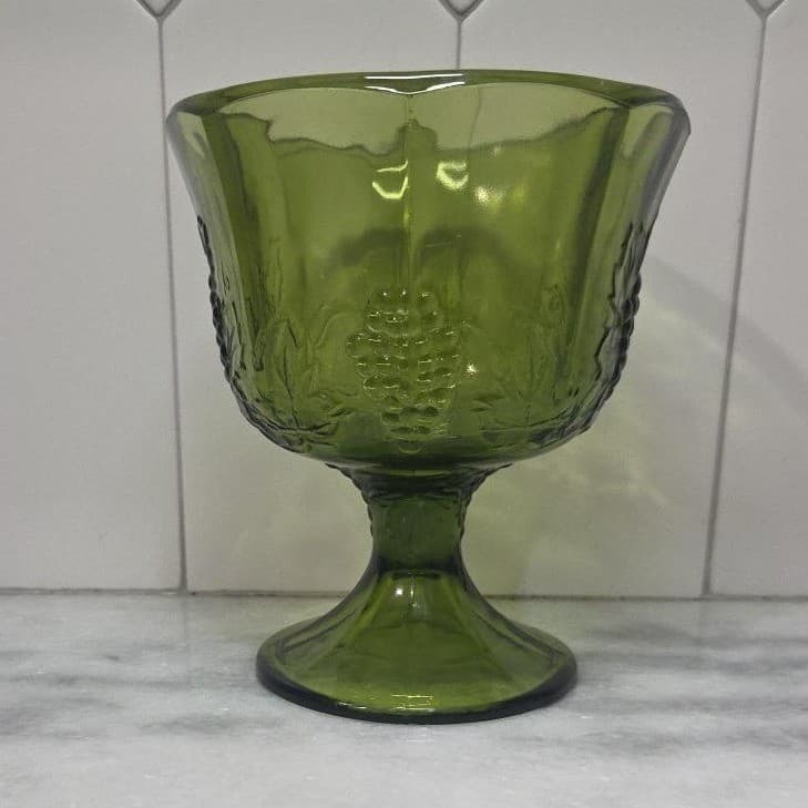 Indiana Glass Colony Harvest Grapes Compote, Vintage Avocado Green Pedestal Bowl - Thumbnail 3