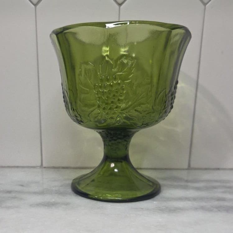 Indiana Glass Colony Harvest Grapes Compote, Vintage Avocado Green Pedestal Bowl - Thumbnail 4