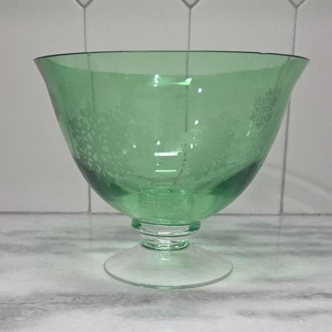 Christmas Green Crystal Footed Bowl, Etched Snowflakes, Vintage Holiday Decor - Thumbnail 4