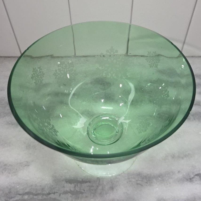 Christmas Green Crystal Footed Bowl, Etched Snowflakes, Vintage Holiday Decor - Thumbnail 6
