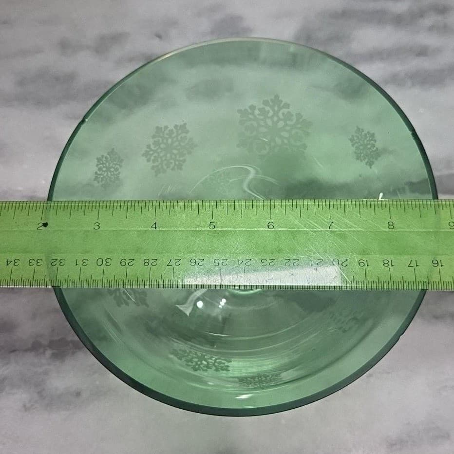 Christmas Green Crystal Footed Bowl, Etched Snowflakes, Vintage Holiday Decor - Thumbnail 9