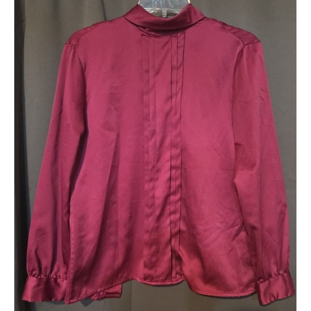 Finley Magenta Satin Long Sleeve Button Front Blouse, Woman's Size 8, Vintage - Thumbnail 3