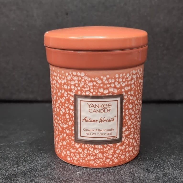 Yankee Candle Autumn Wreath Orange Ceramic Filled Candle 7oz with Lid 4 inch - Thumbnail 2