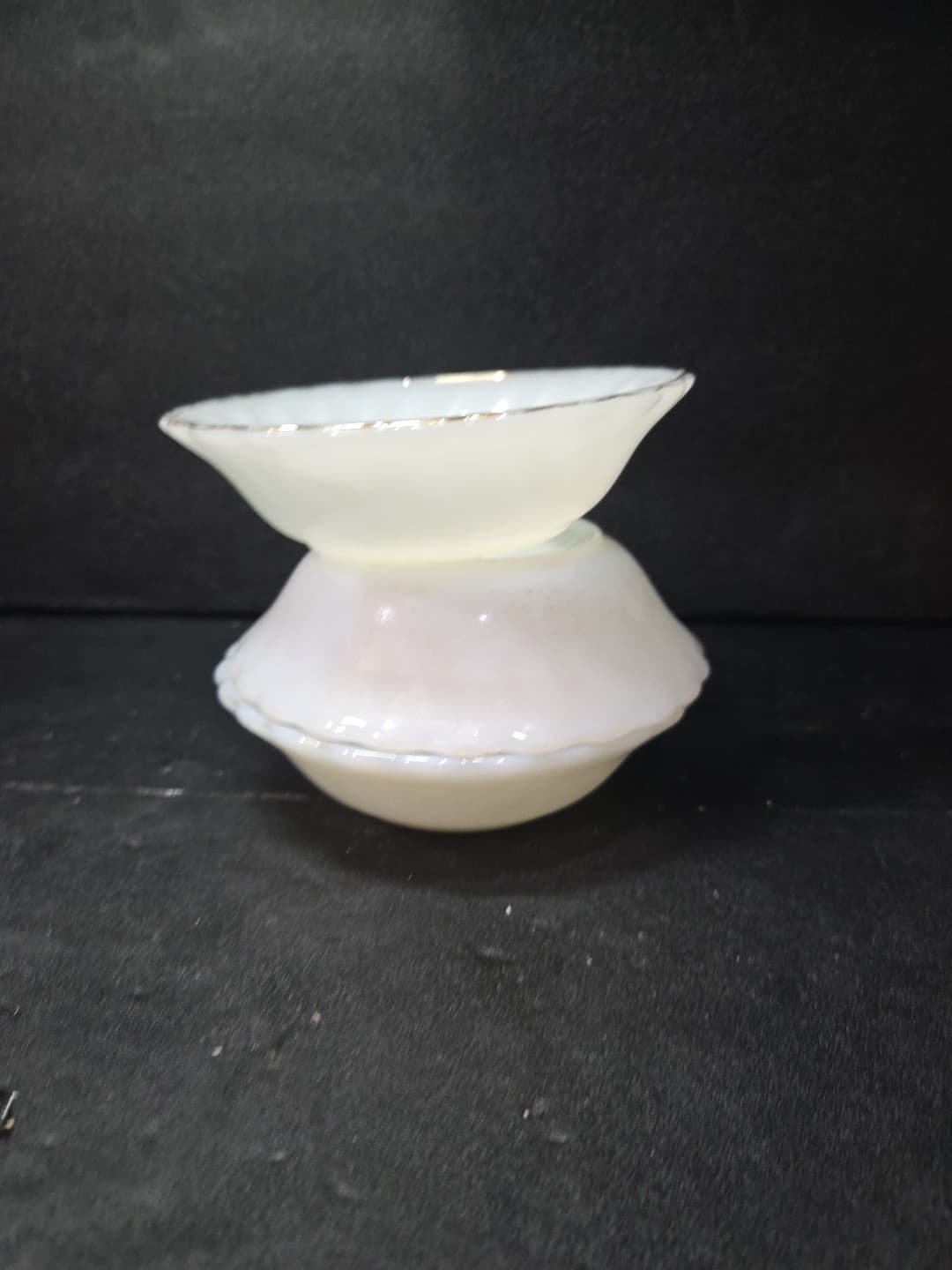 Anchor Hocking Milk Glass Berry Bowls, White Golden Shell Design, Set of 3 Bowls - Thumbnail 9