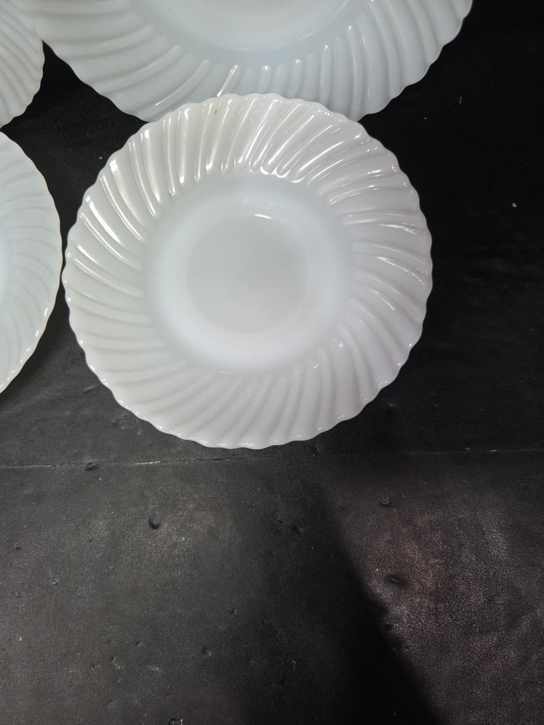 Termocrisa Milk Glass Bread Plates, Translucent Swirl Plates, Vintage Set of 4 - Thumbnail 2