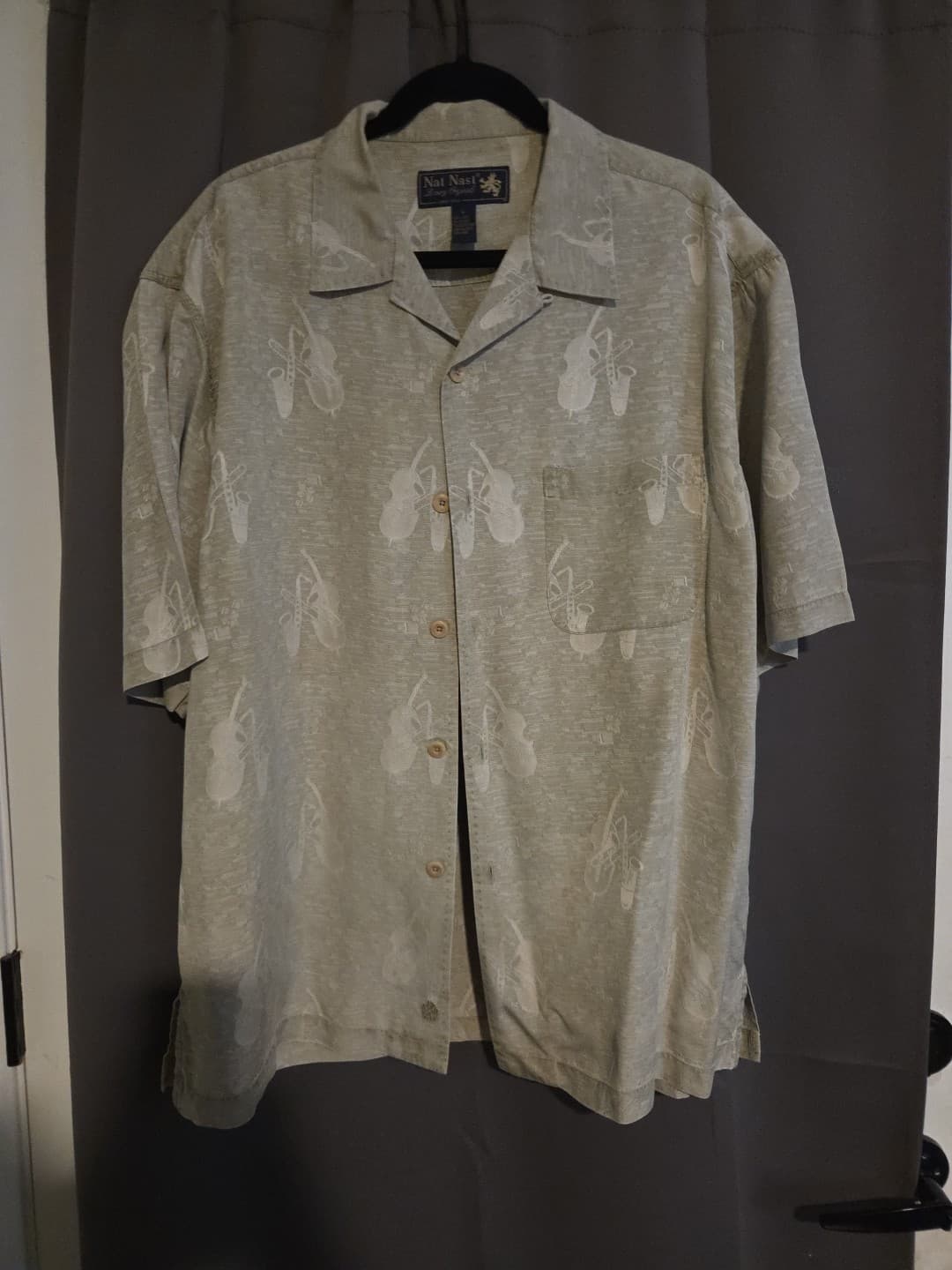 Nat Nast Shirt Mens Large Beige 100% Silk Short Sleeve Cello Trombone Saxophon