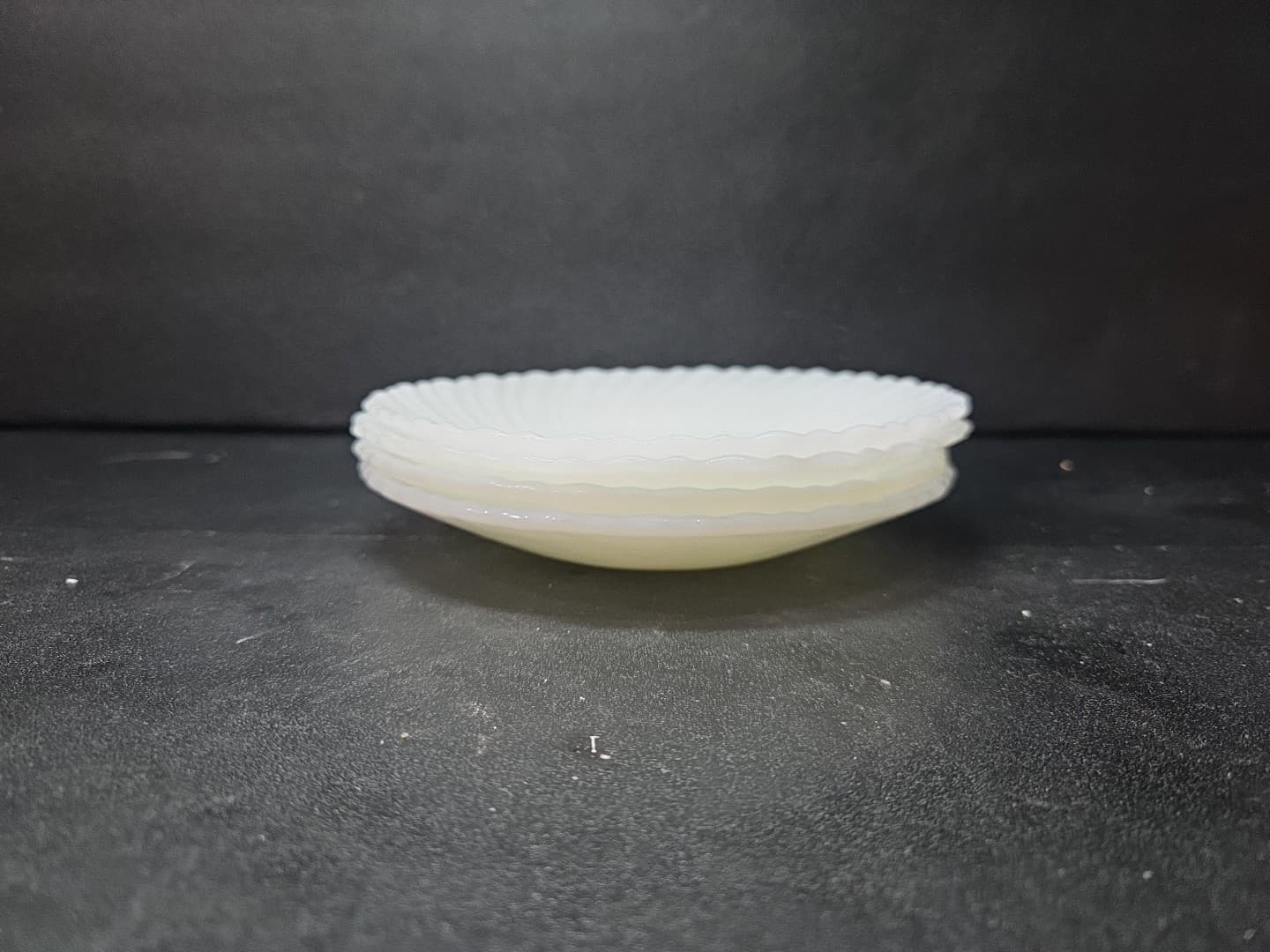 Termocrisa Milk Glass Bread Plates, Translucent Swirl Plates, Vintage Set of 4 - Thumbnail 8