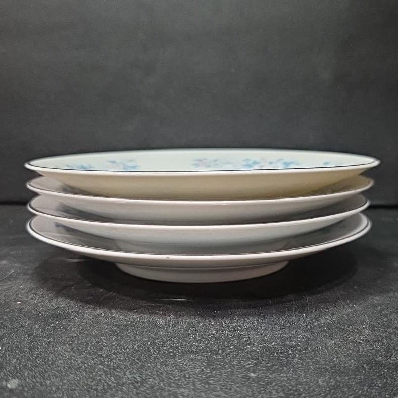 Carlton Fine China "Carla" Saucers #506, Set of 4, Vintage Floral Porcelain - Thumbnail 9