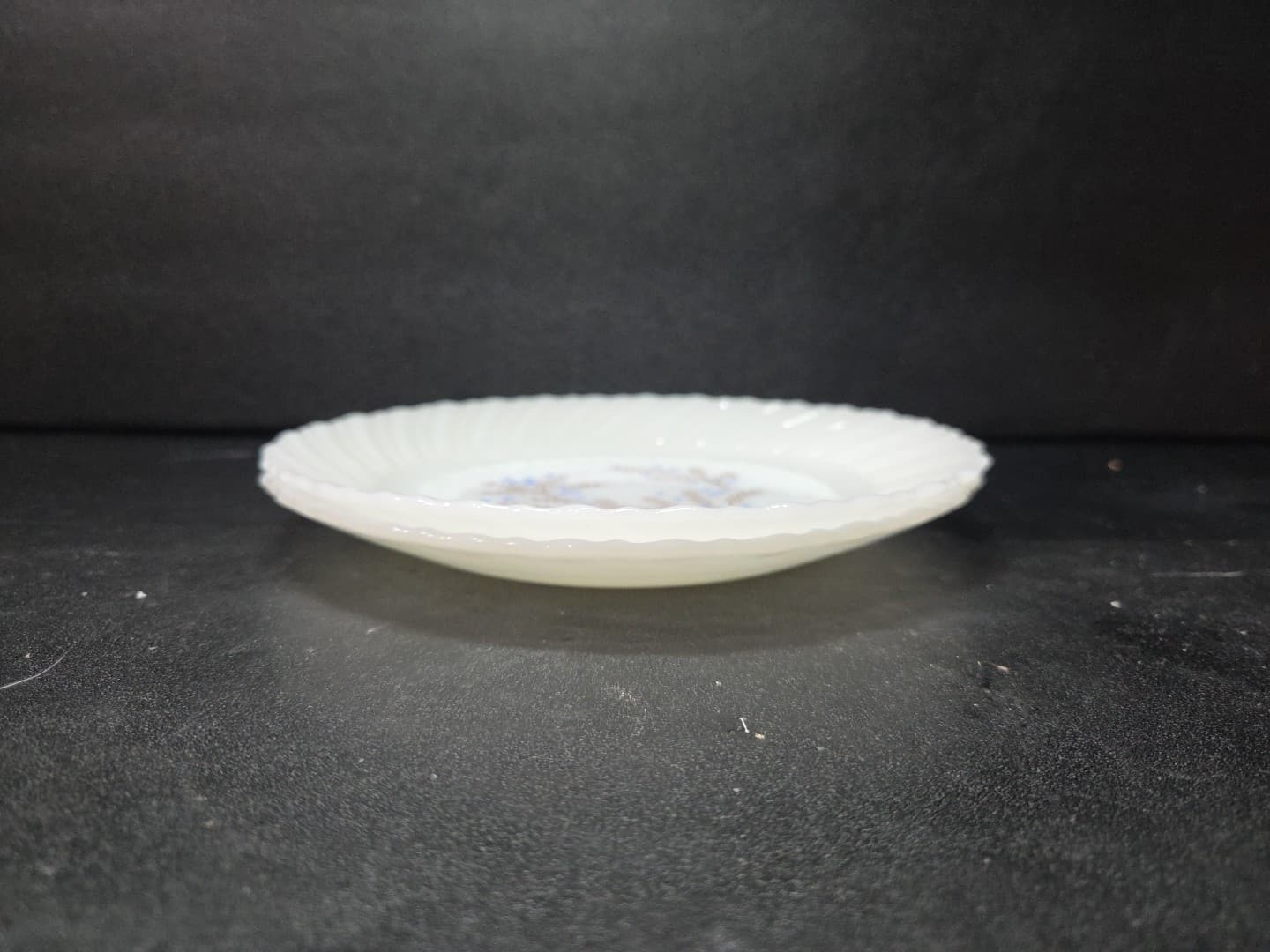 Termocrisa Milk Glass Plates, Cornflower Design, Vintage Blue Flower, Set of 2 - Thumbnail 5