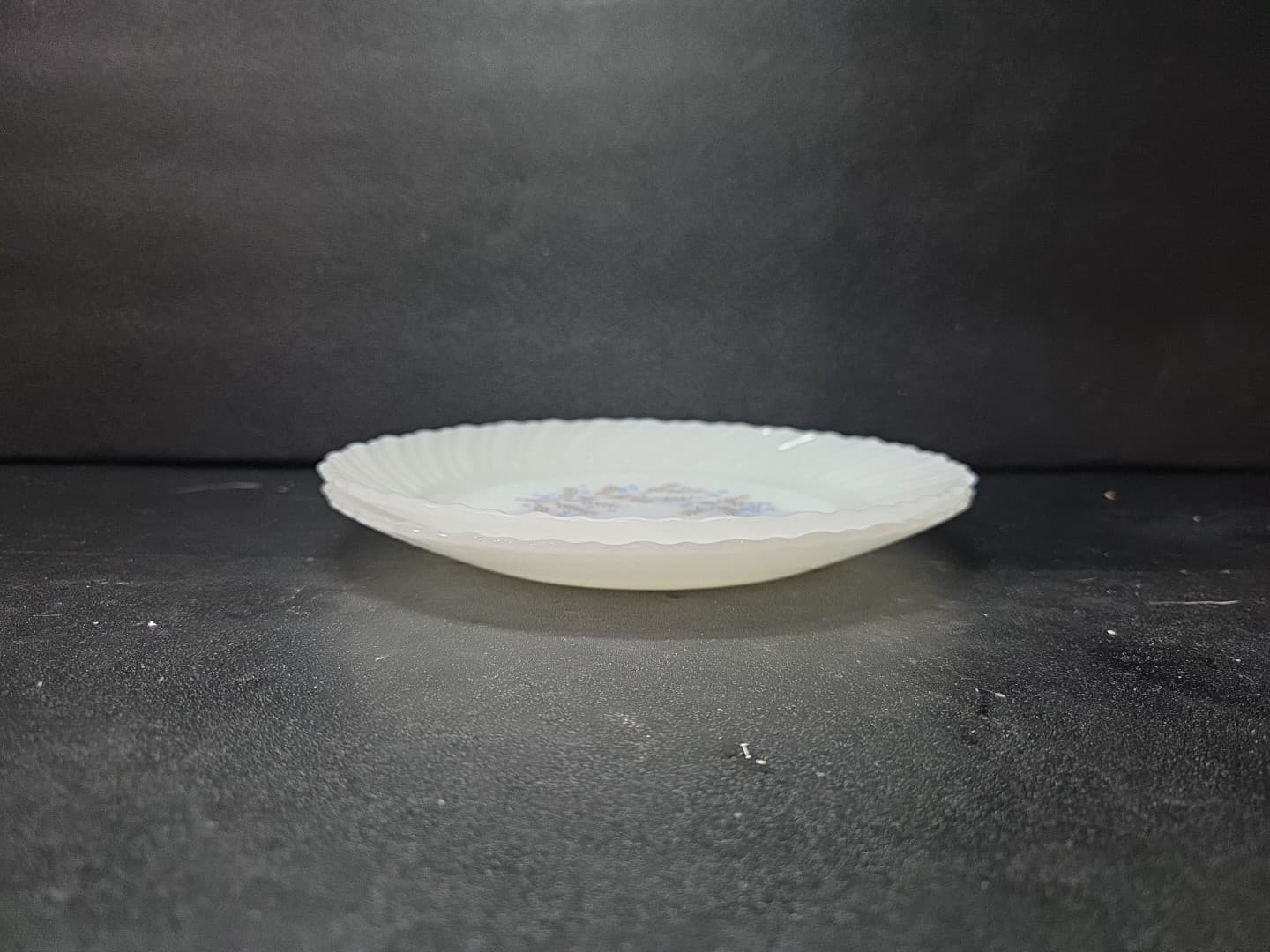 Termocrisa Milk Glass Plates, Cornflower Design, Vintage Blue Flower, Set of 2 - Thumbnail 7