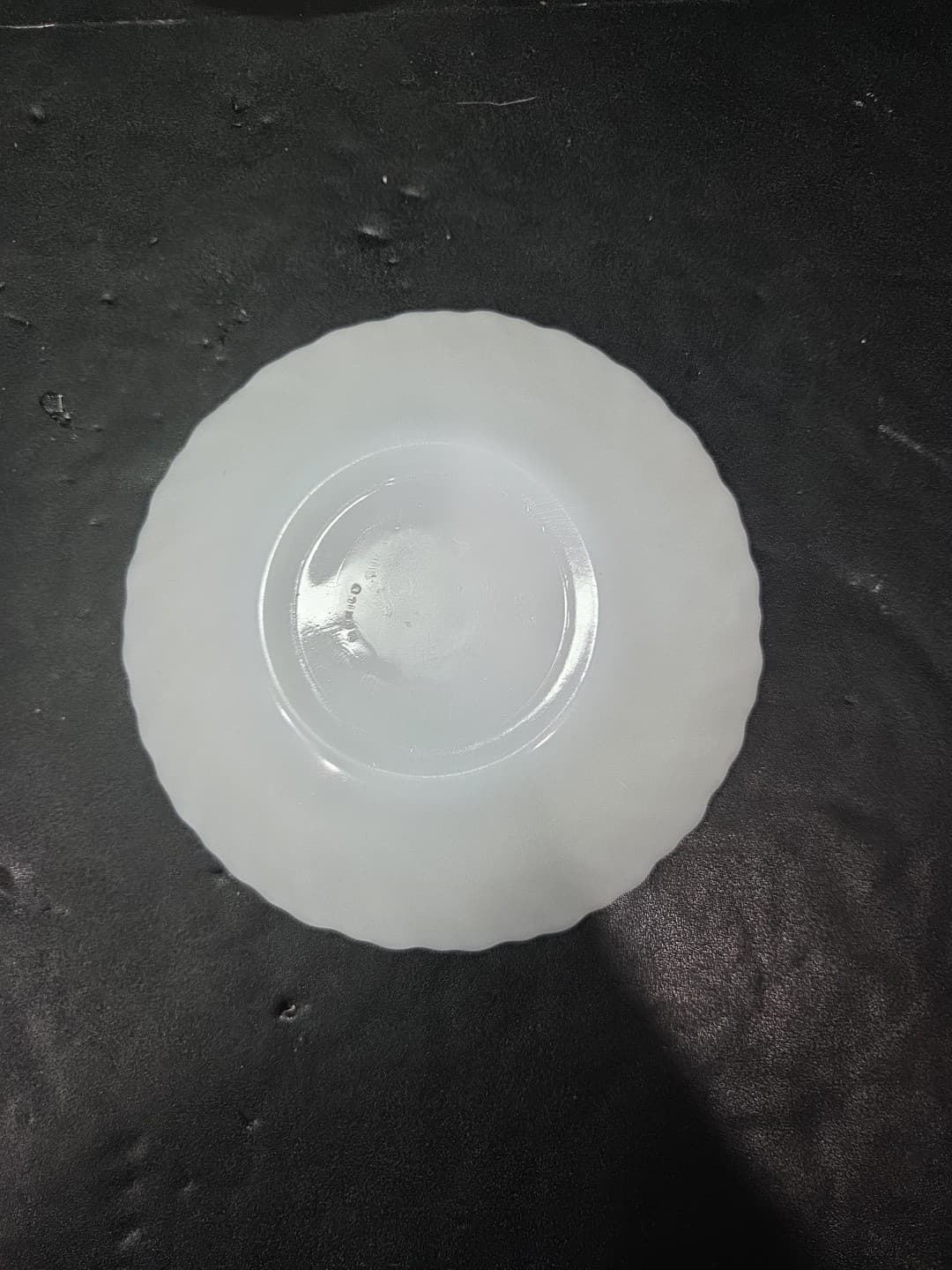 Termocrisa Milk Glass Bread Plates, Translucent Swirl Plates, Vintage Set of 4 - Thumbnail 3