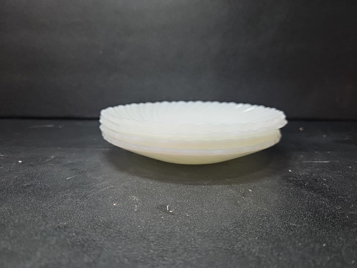Termocrisa Milk Glass Bread Plates, Translucent Swirl Plates, Vintage Set of 4 - Thumbnail 6