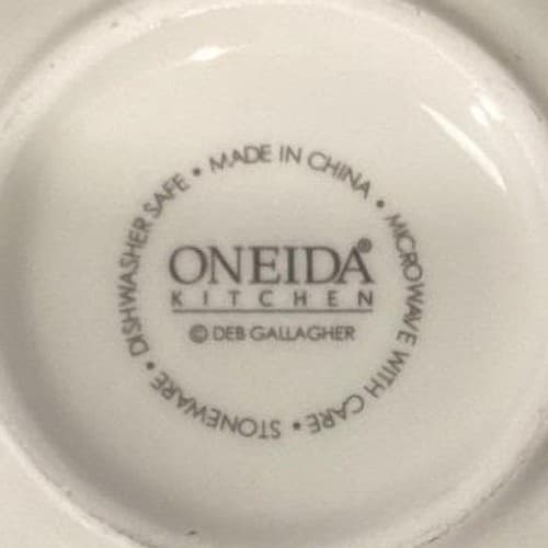 Oneida Kitchen Cereal Bowls, Set of 4, Vintage Holiday Love Peace Joy Design - Thumbnail 5