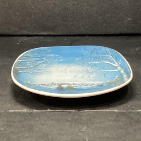 Arabia of Finland Winter Scene Plate, Vintage Anita Rantanen Siewers Design - Thumbnail 8