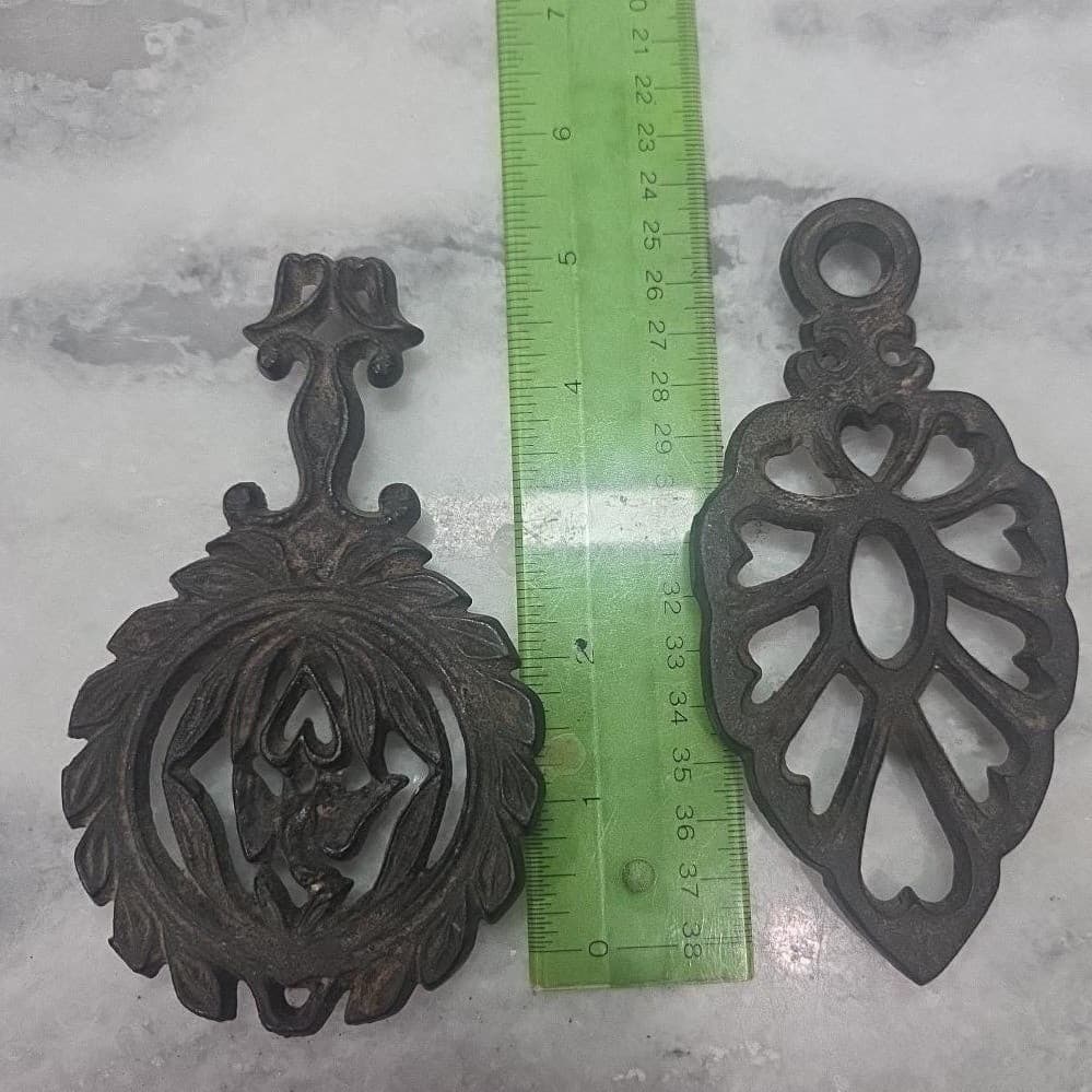 Wilton Black Cast Iron Trivets, Set of 2, Vintage Rustic Kitchen Accessory - Thumbnail 7