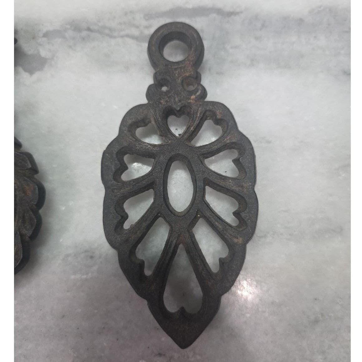 Wilton Black Cast Iron Trivets, Set of 2, Vintage Rustic Kitchen Accessory - Thumbnail 6