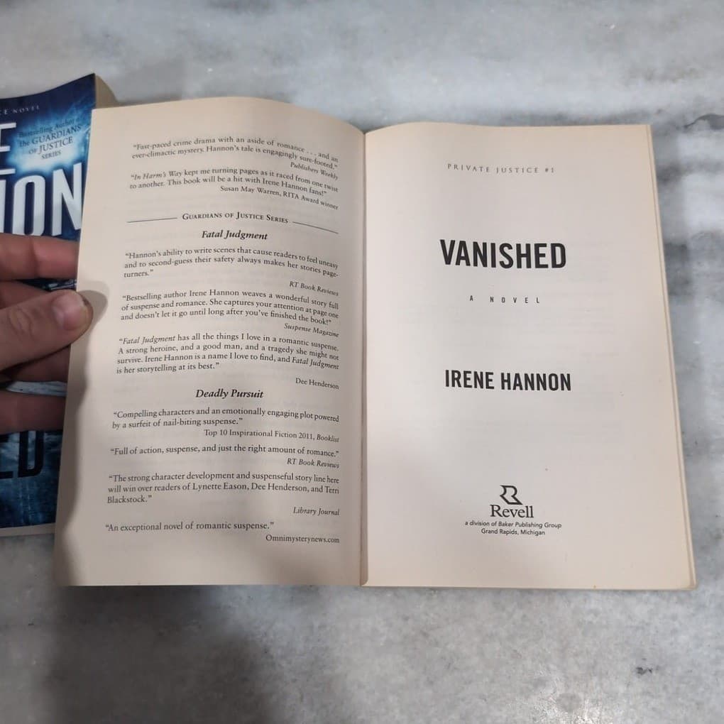Irene Hannon Private Justice Series: Vanished & Trapped, Romantic Suspense Books - Thumbnail 6