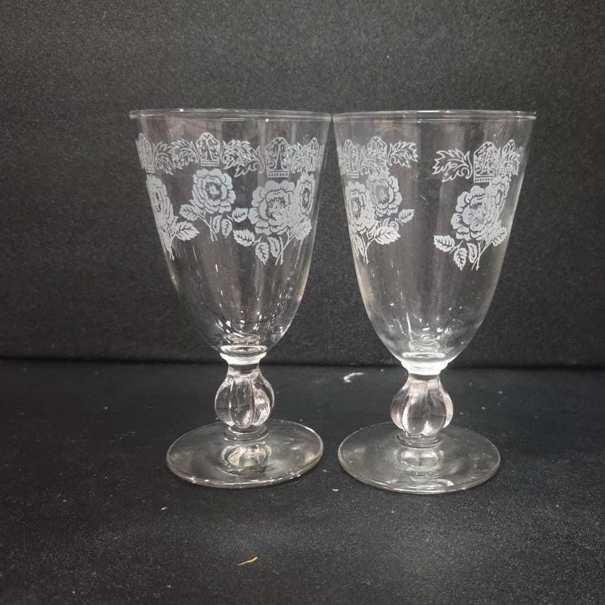 Libbey White Rose Cordials, Set of 2, Etched Crown Sherry Glasses, Vtg Stemware - Thumbnail 3
