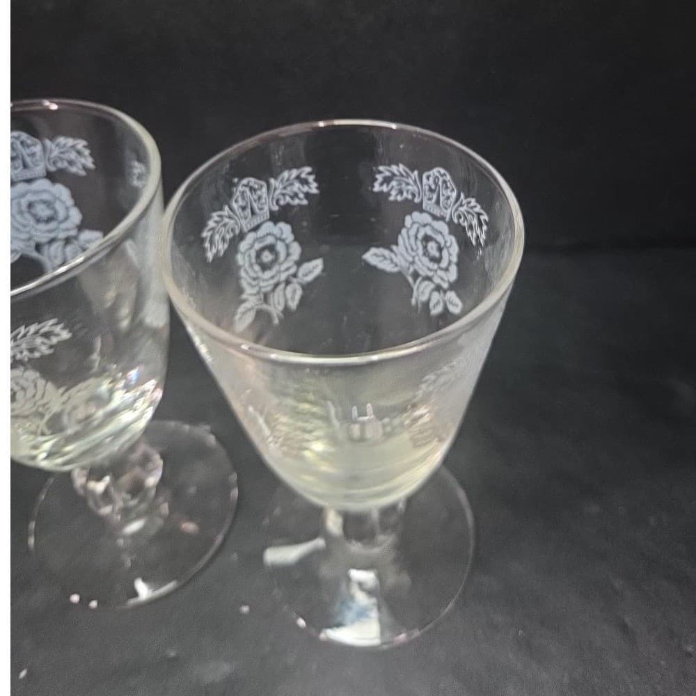 Libbey White Rose Cordials, Set of 2, Etched Crown Sherry Glasses, Vtg Stemware - Thumbnail 6