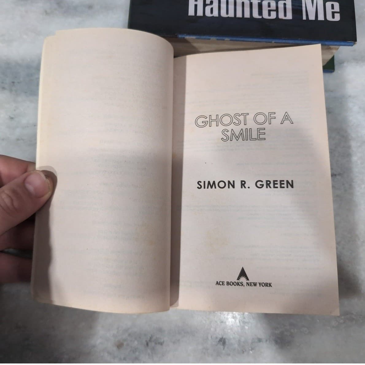 Simon R Green Book Lot, The Spy Who Haunted Me Hardcover & Ghost of a Smile PB - Thumbnail 9