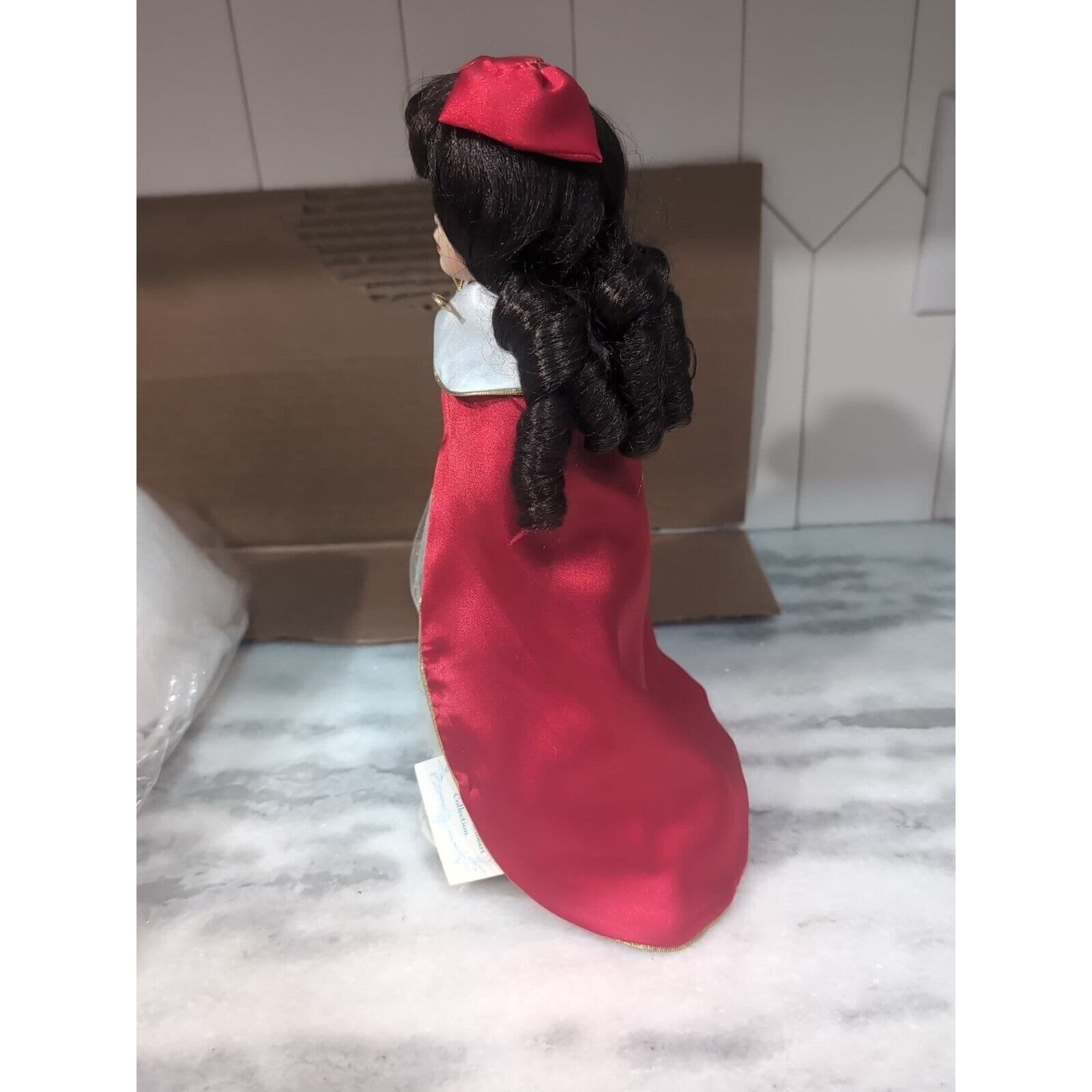 Americana Sweetheart Collection Porcelain Doll Snow White Red Cape Fairytale - Thumbnail 8