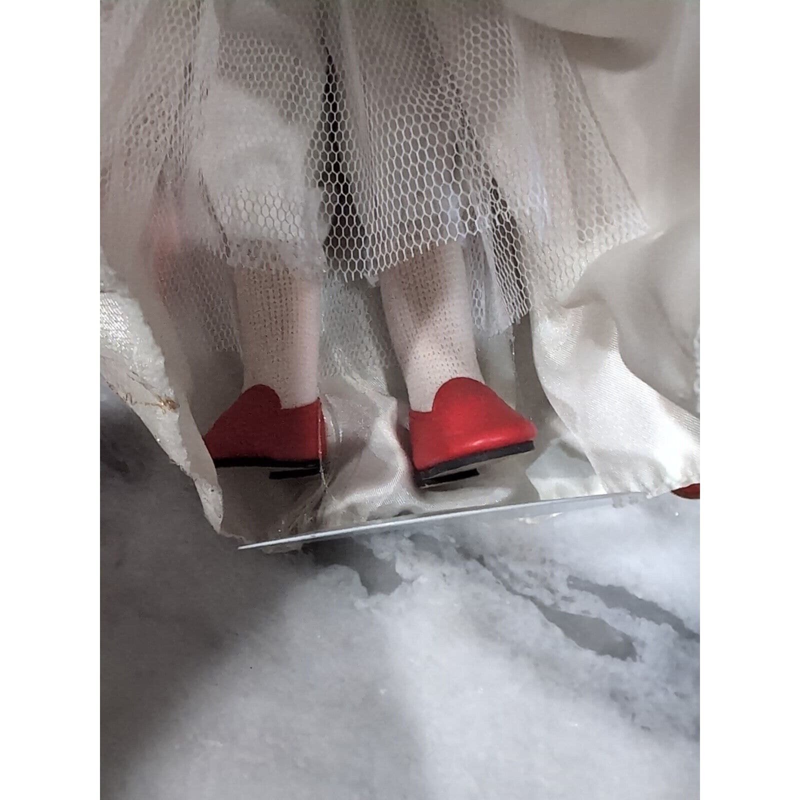Americana Sweetheart Collection Porcelain Doll Snow White Red Cape Fairytale - Thumbnail 5