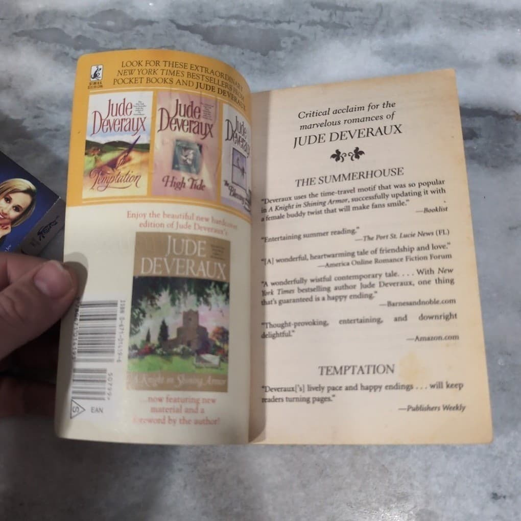 Jude Deveraux Books, Change of Heart & The Summerhouse, Romance Paperbacks - Thumbnail 5