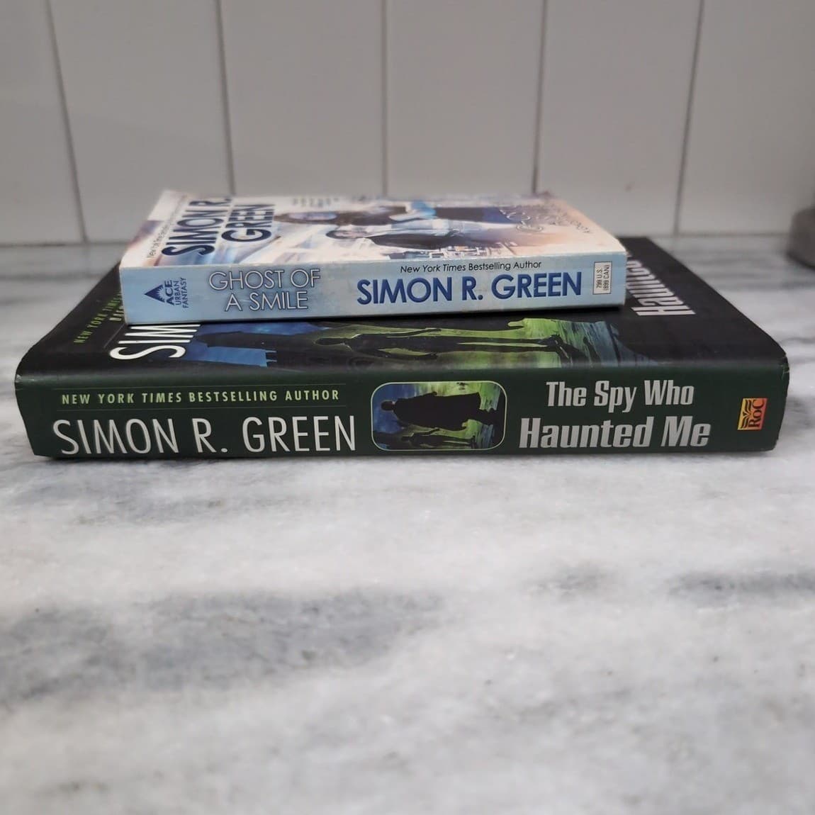 Simon R Green Book Lot, The Spy Who Haunted Me Hardcover & Ghost of a Smile PB - Thumbnail 2