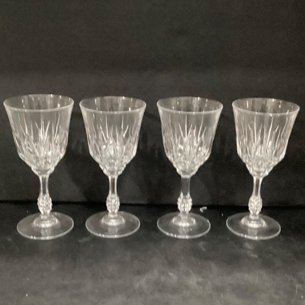 JMP Capri Lead Crystal Wine Glasses, Set of 4, Vintage Pressed Cut Water Goblets - Thumbnail 10