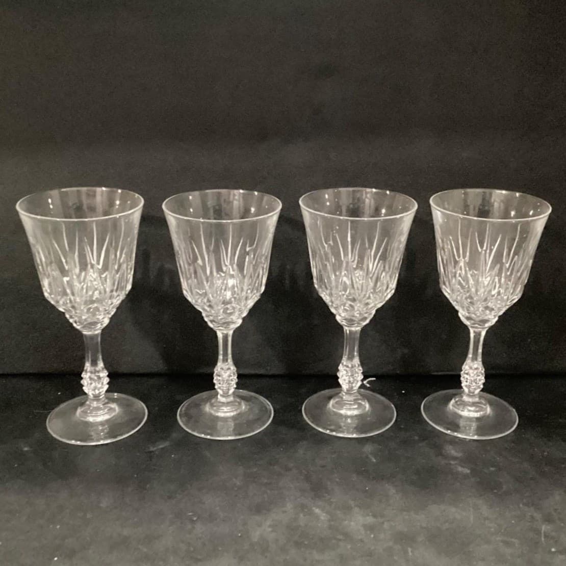 JMP Capri Lead Crystal Wine Glasses, Set of 4, Vintage Pressed Cut Water Goblets - Thumbnail 11